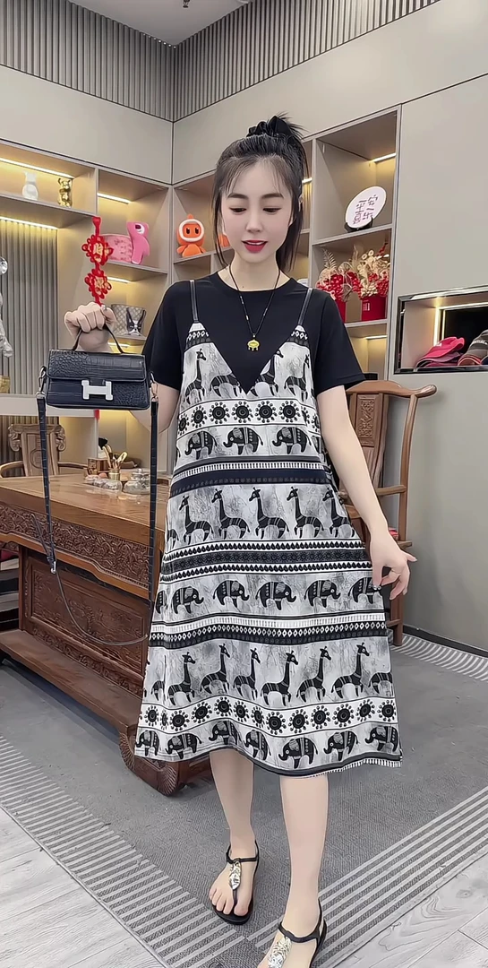 2025夏季新款时尚气质宽松显瘦大码圆领印花吊带假两件连衣裙女款