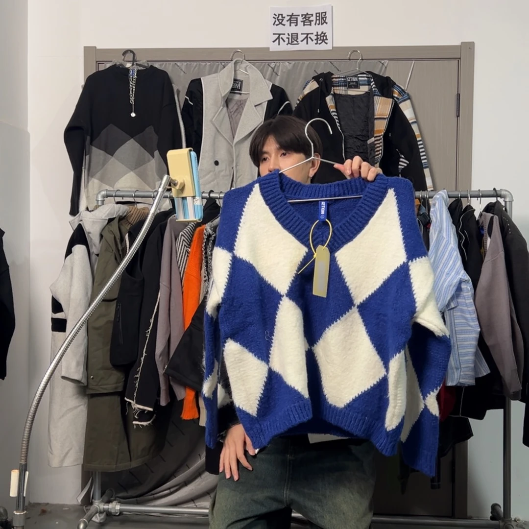 潮流时尚v领蓝白毛衣m码