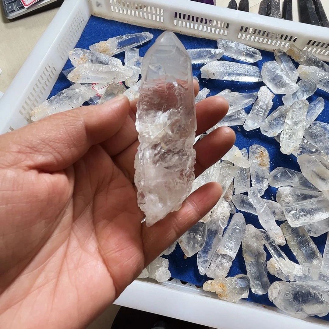 用***…珠宝半成品未镶嵌水晶