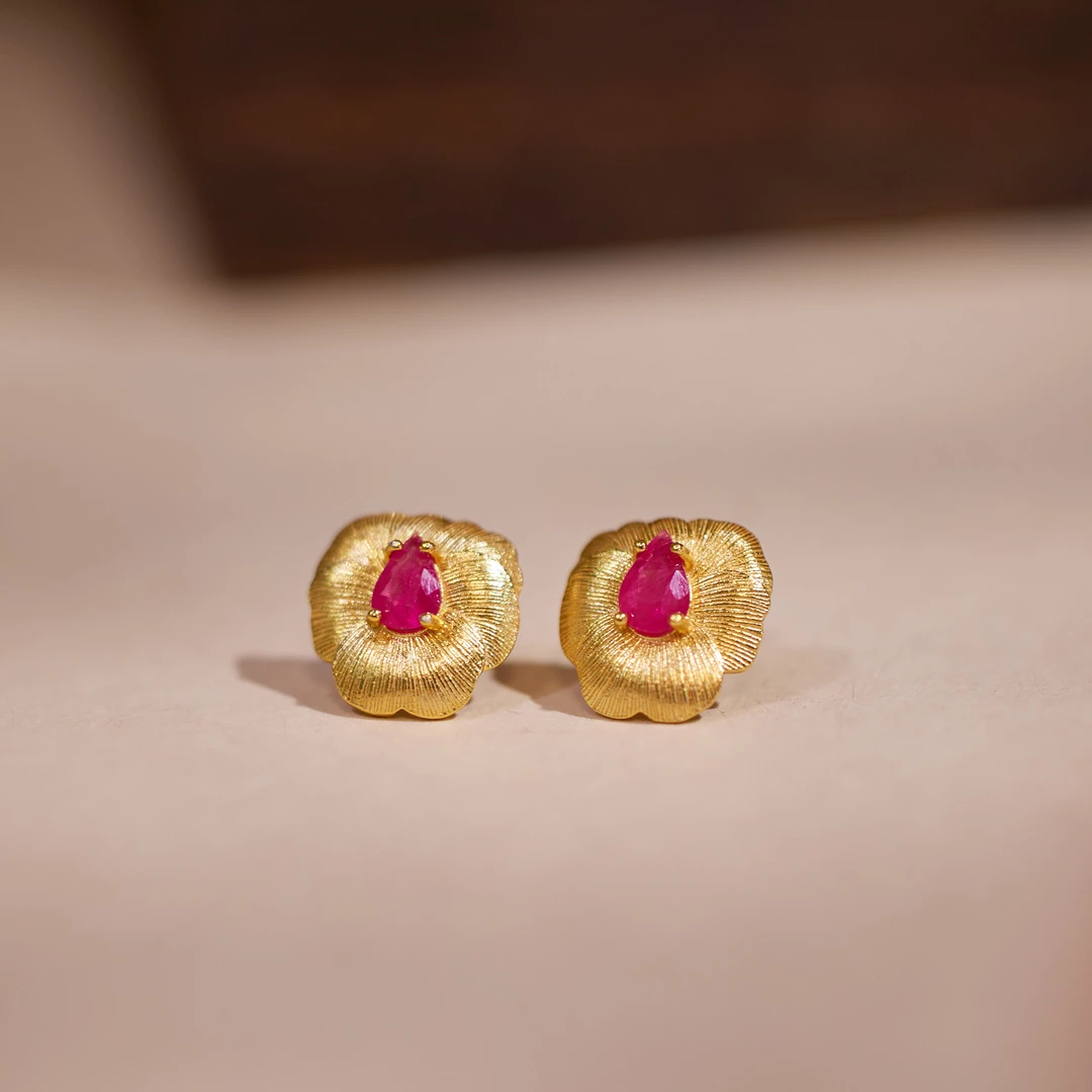 【玉峰珠宝】红宝水滴拉丝耳钉（多样性发一）XB-J4552