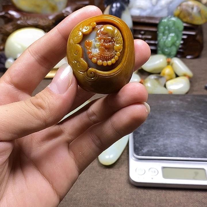 和田玉未镶嵌把件