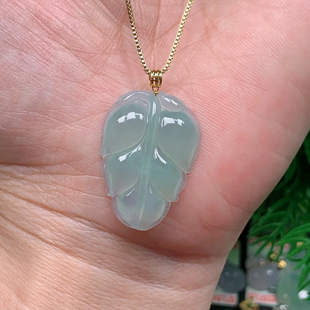 缅甸天然翡翠A货 18k金镶冰润浅色叶子吊坠245/521尺寸26.2x19x5
