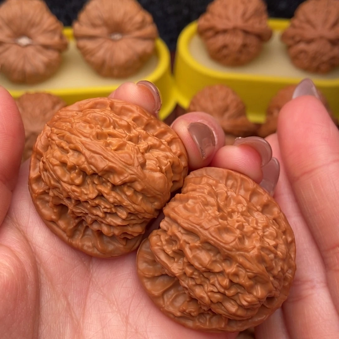 吊坠文玩核桃39白狮子“上色快”