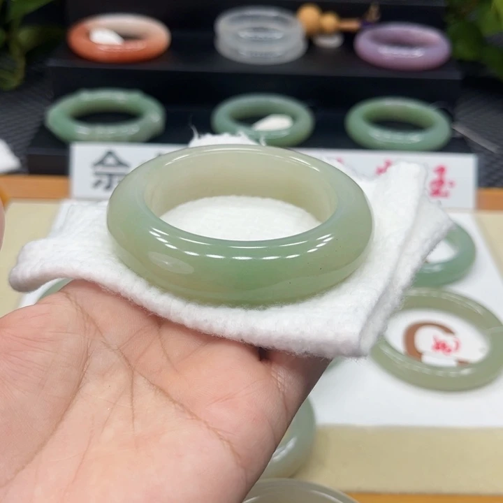 石英质玉手镯未镶嵌*‍****