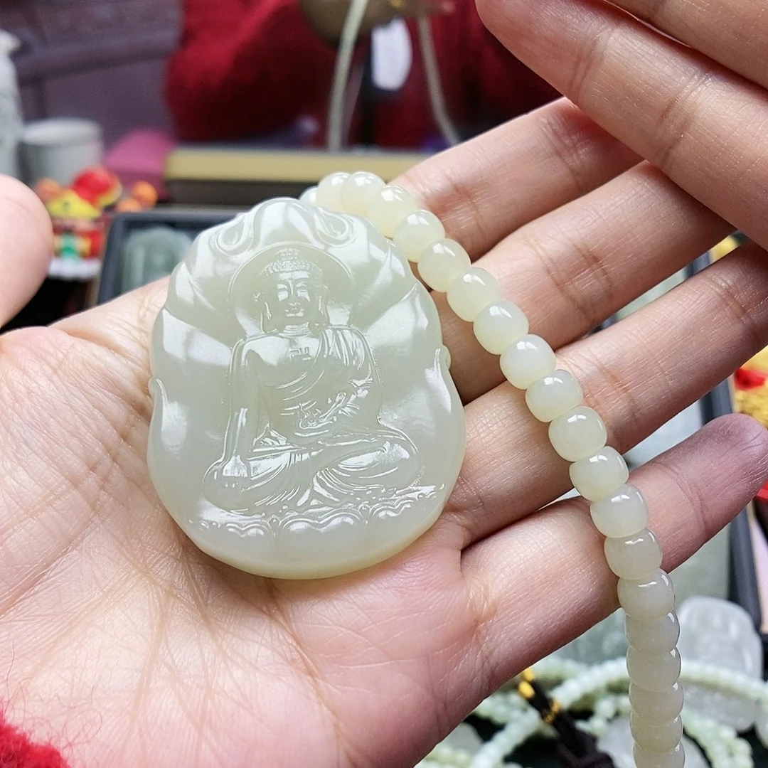 和田玉颈饰未镶嵌天****星