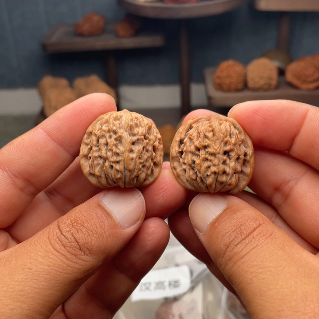 陈***啦文玩核桃吊坠四座楼