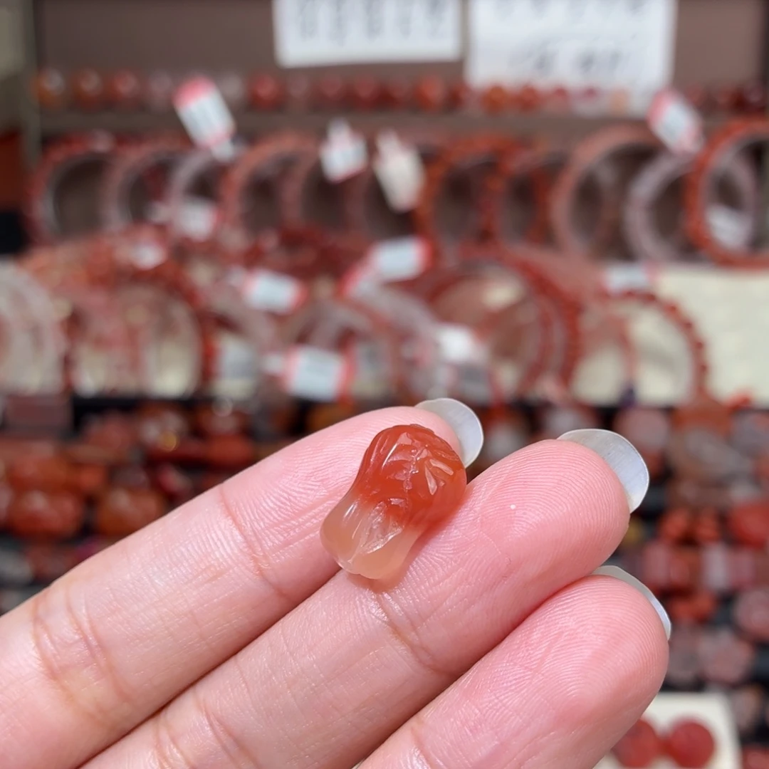 南红玛瑙未镶嵌颈饰白菜