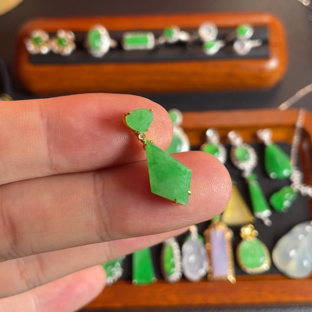 翡翠未镶嵌颈饰天然缅甸翡翠a货