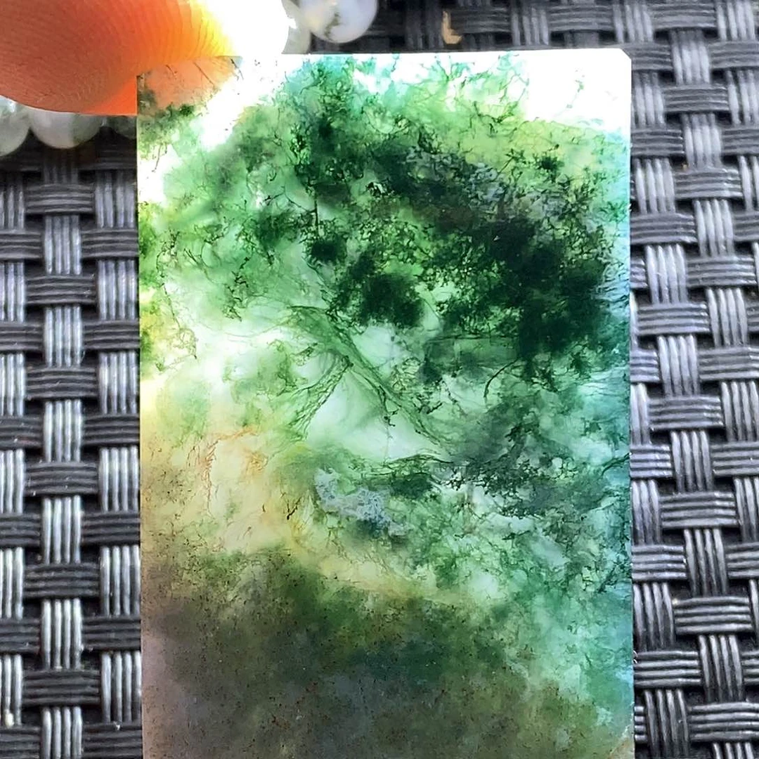 未镶嵌颈饰玛瑙/玉髓锋*