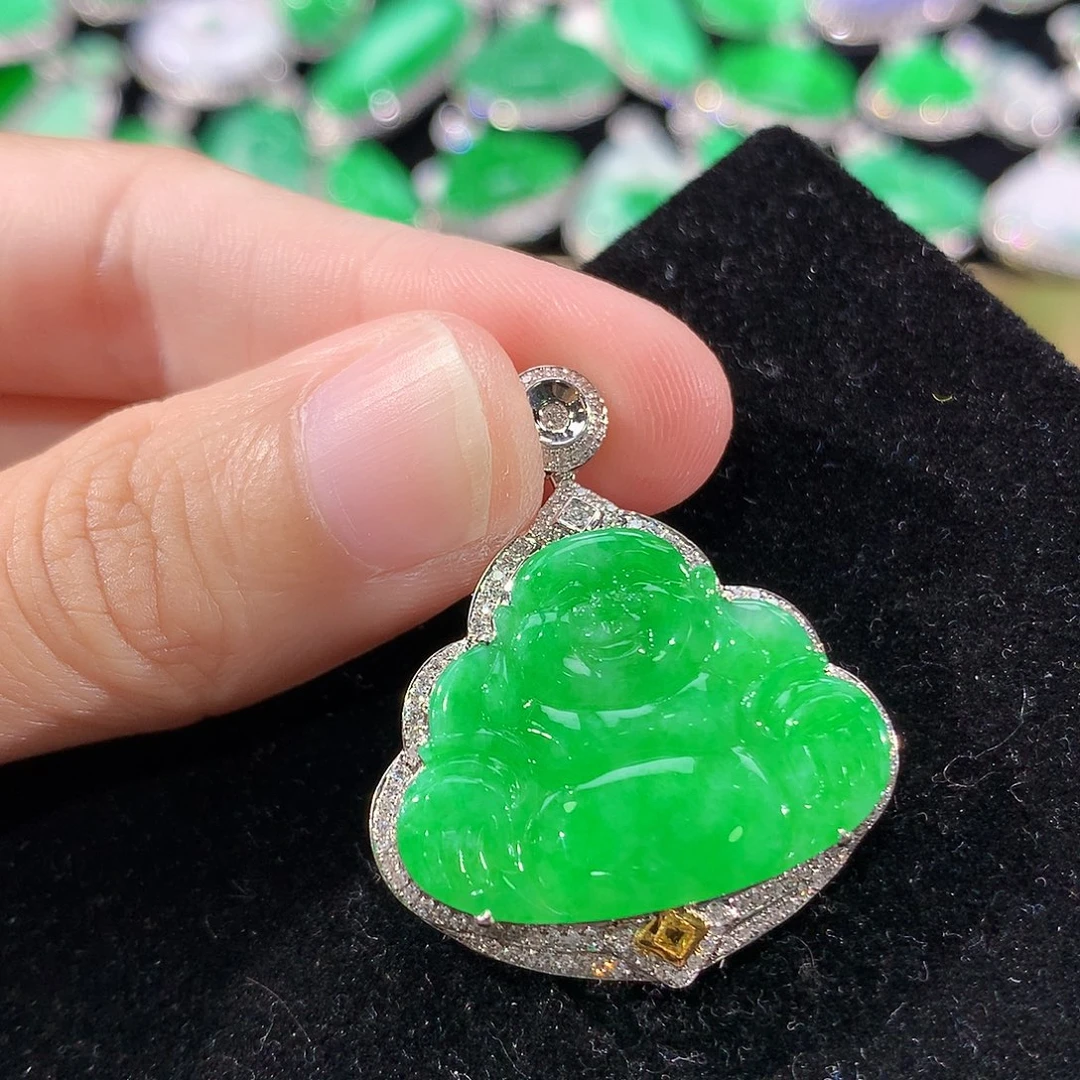 翡翠18K金镶嵌颈饰