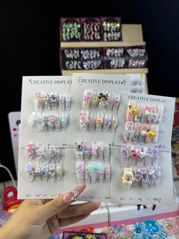 甜妹纯手工穿戴甲