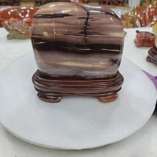 王***冰石材乳源彩色石头摆件