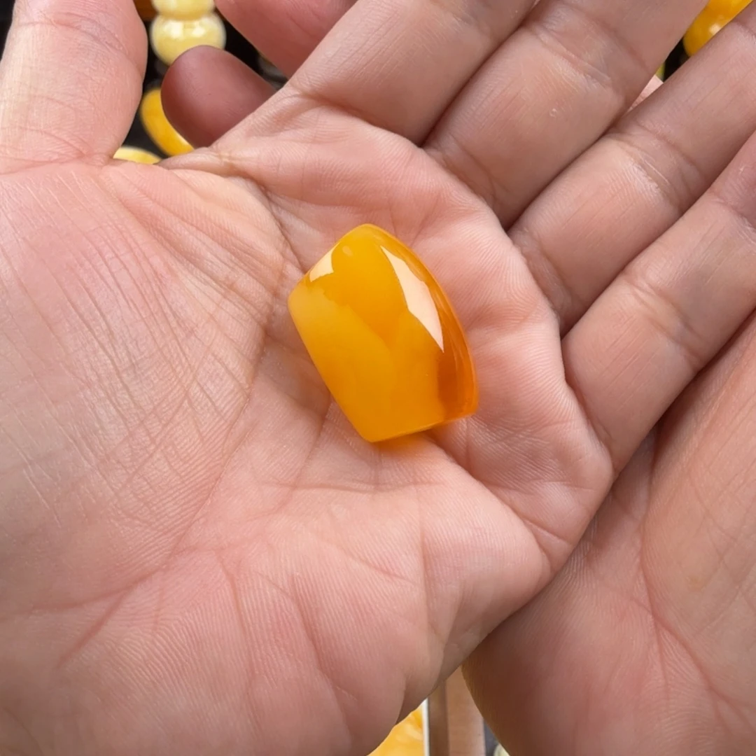 琥珀未镶嵌颈饰纯天然琥珀蜜蜡