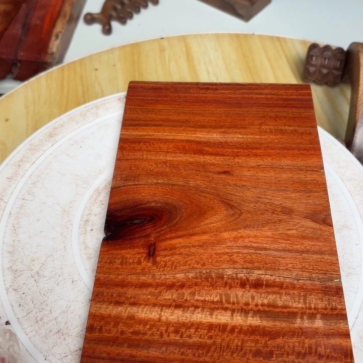 大叶紫檀（黑酸枝木类）