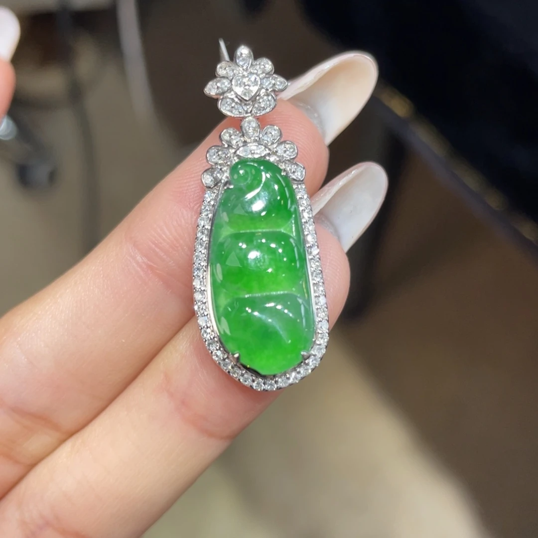 翡翠颈饰18K金镶嵌天然缅甸翡翠a货