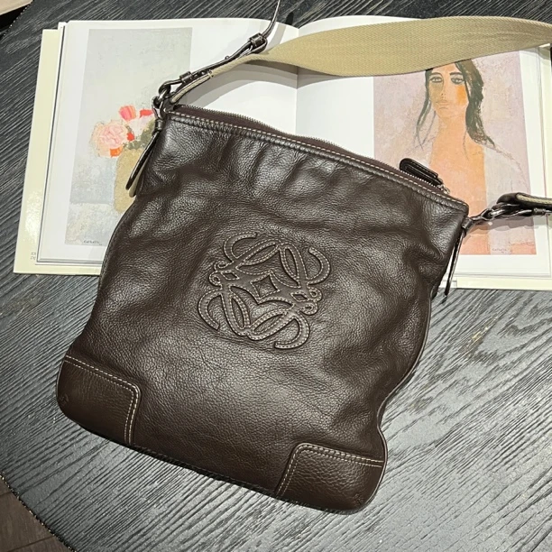 95新 LOEWE/罗意威 舍得 Loewe 福袋斜挎包