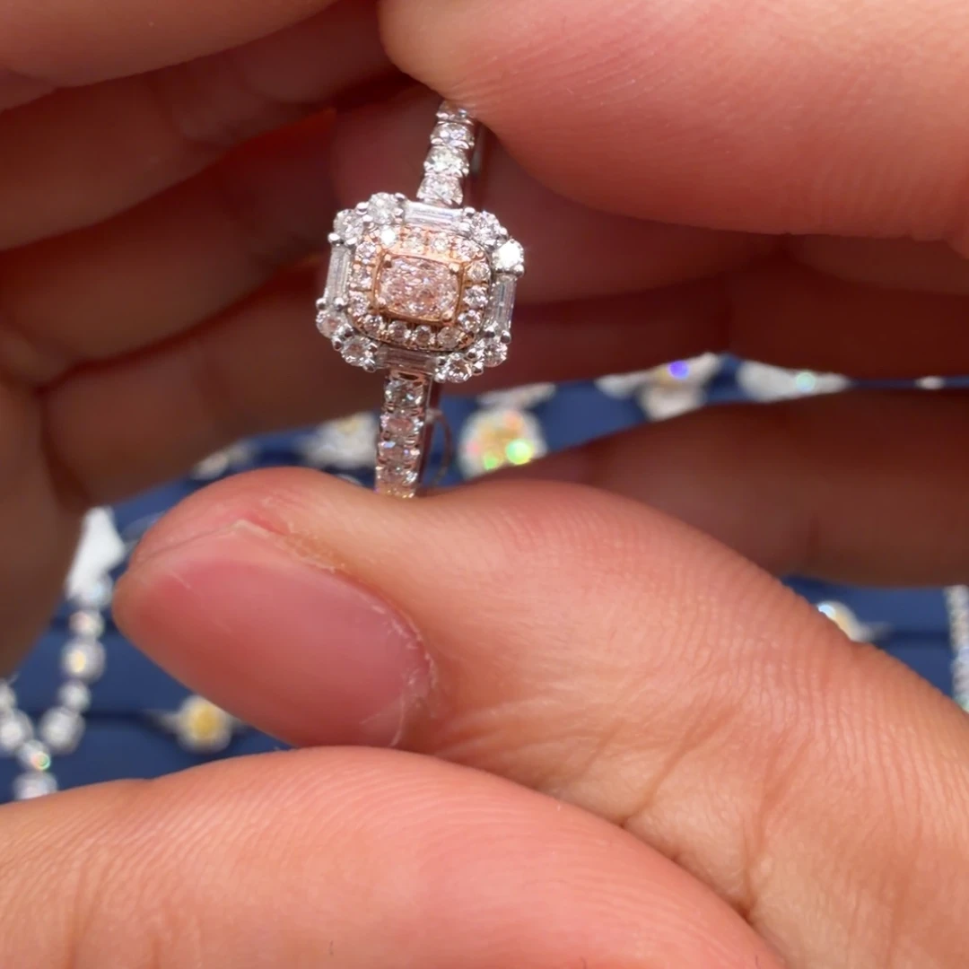 戒指/指环18K金镶嵌钻石粉钻戒指