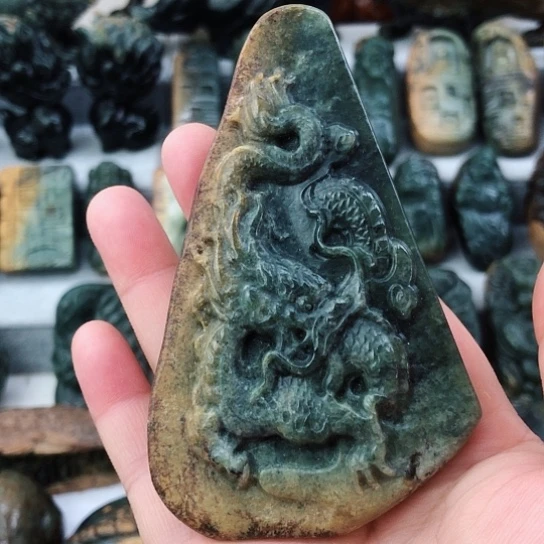 岫岩河磨玉（透闪石质玉）未镶嵌把件