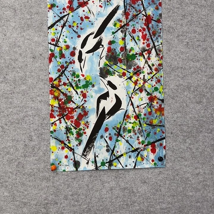 国画花鸟等图案为一体而