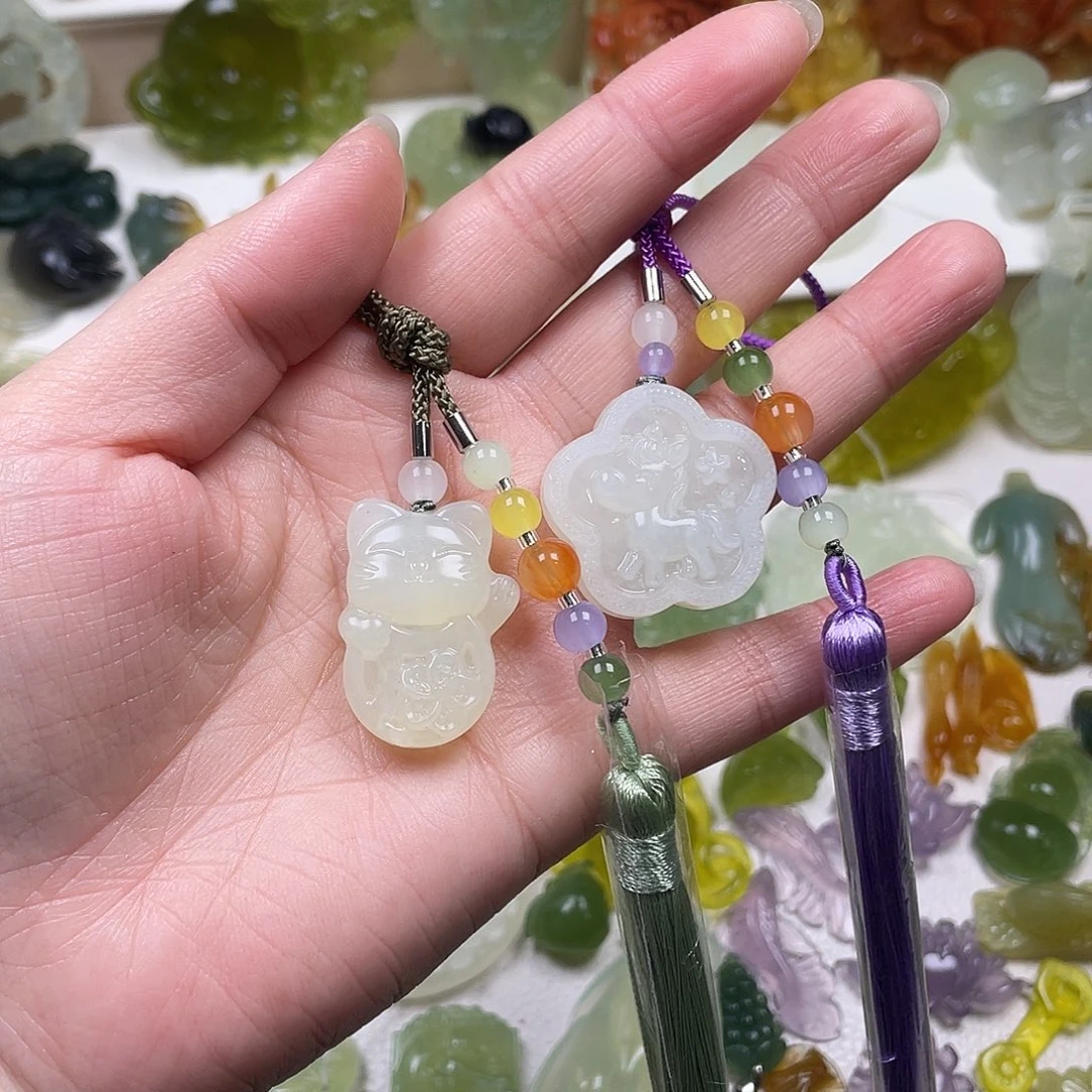 蛇纹石玉未镶嵌颈饰