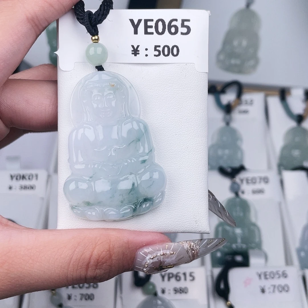 翡翠未镶嵌颈饰YE065