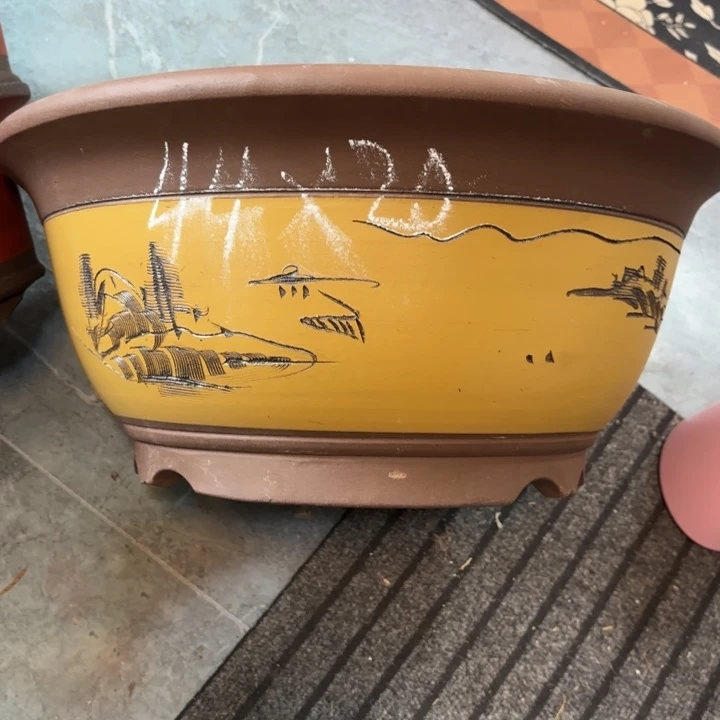 紫砂花盆140-2。