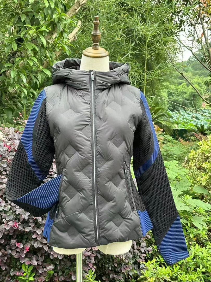 鹅绒秋冬新款女士羽绒服连帽拼接针织袖子修身显瘦保暖运动外套