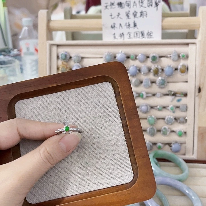 翡翠未镶嵌颈饰天然翡翠A货