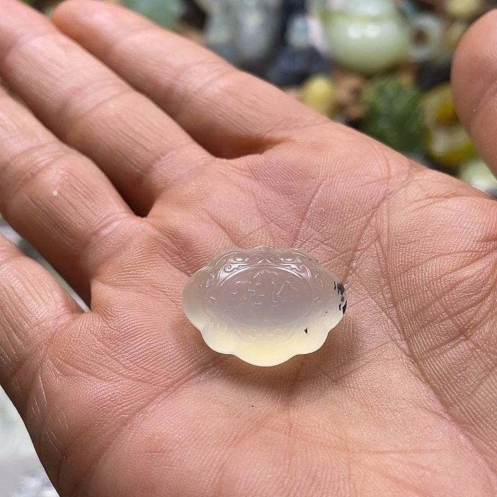 蛇纹石玉未镶嵌珠宝奇石