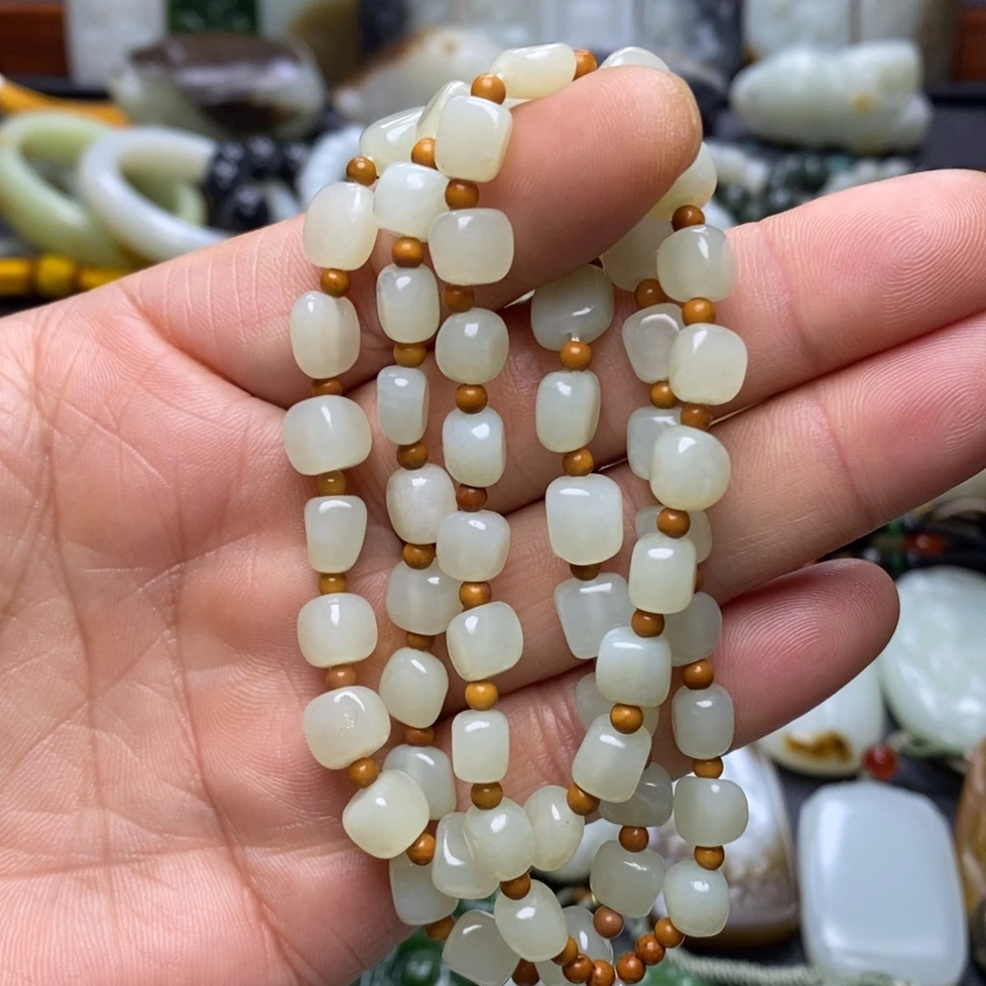 颈饰未镶嵌和田玉