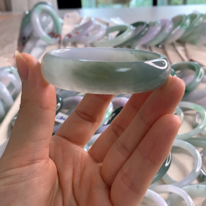 翡翠未镶嵌手镯53