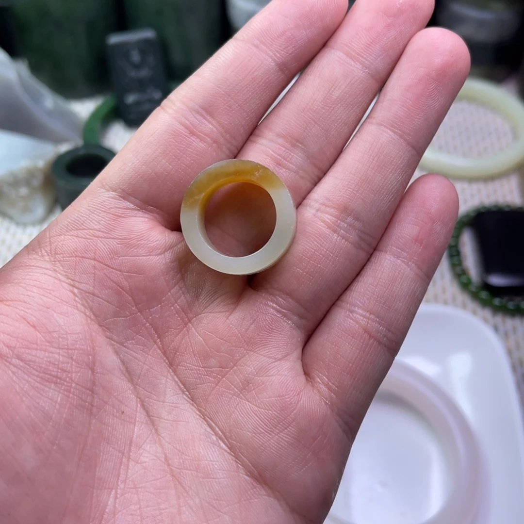 未镶嵌手镯和田玉阿*