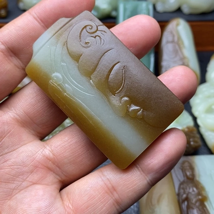 龙***麟和田玉未镶嵌挂件