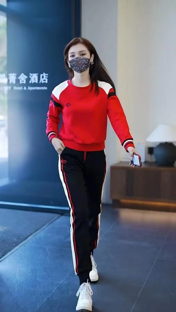 女士休闲运动套装2025新款春季气质时尚洋气减龄长袖阔腿裤两件套