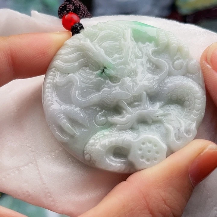 翡翠未镶嵌颈饰挂件