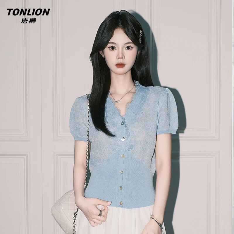 唐狮氛围感法式蕾丝V领上衣女2025夏日蓝色泡泡短袖收腰小衫T恤