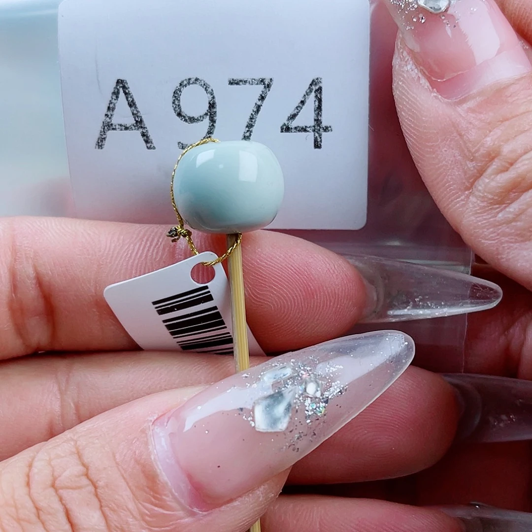 用***哥绿松石未镶嵌珠宝奇石