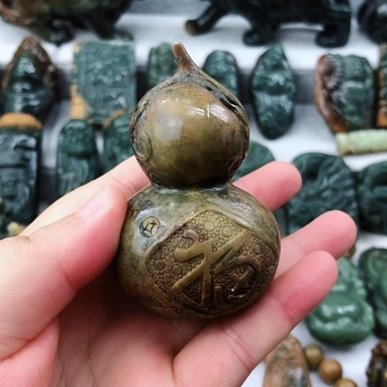 岫岩河磨玉（透闪石质玉）未镶嵌把件