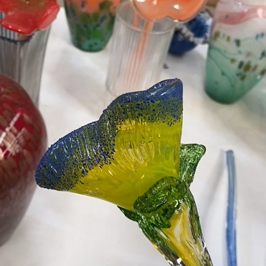 琉璃花瓶高50厘米宽6厘米