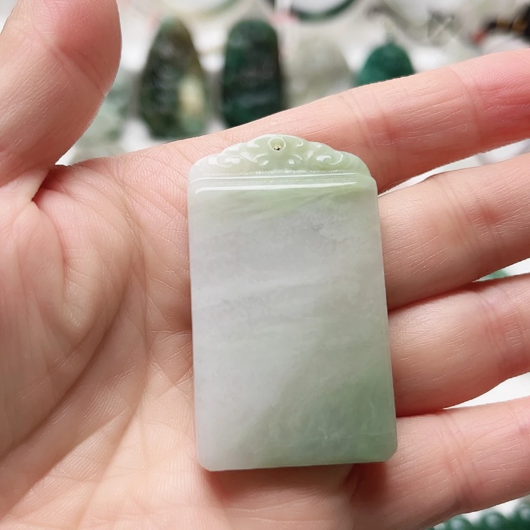 独山玉未镶嵌颈饰