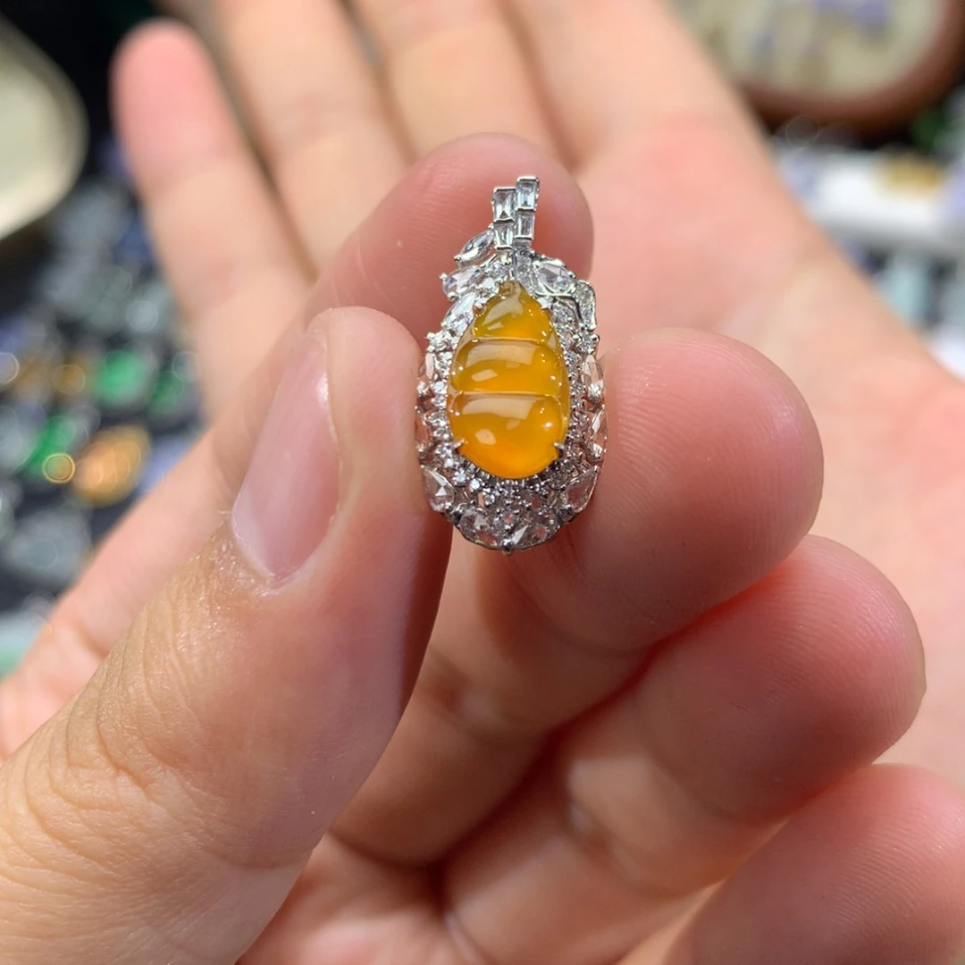 翡翠18K金镶嵌吊坠(不含链)签收后48小时鉴赏期