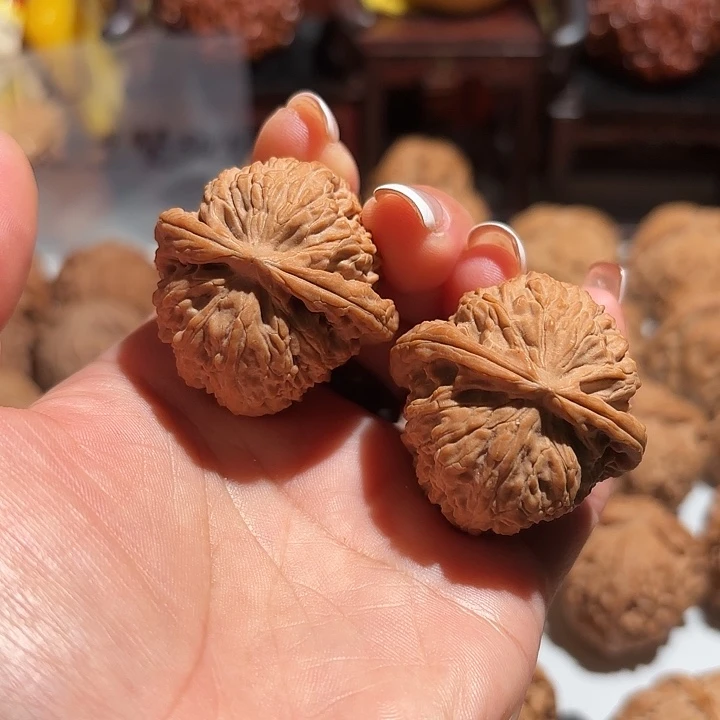 核桃文玩核桃白狮子全品