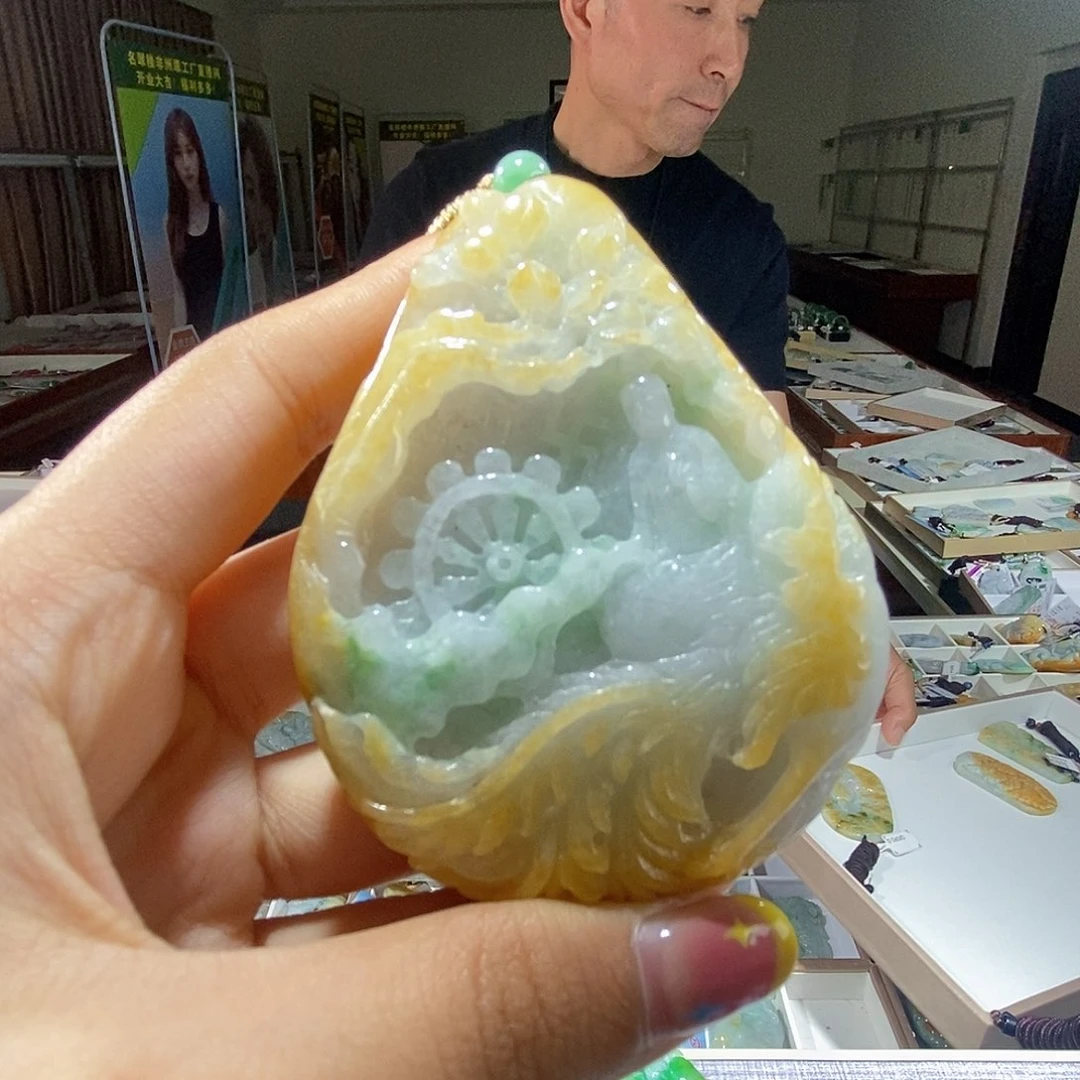 翡翠未镶嵌颈饰翡翠