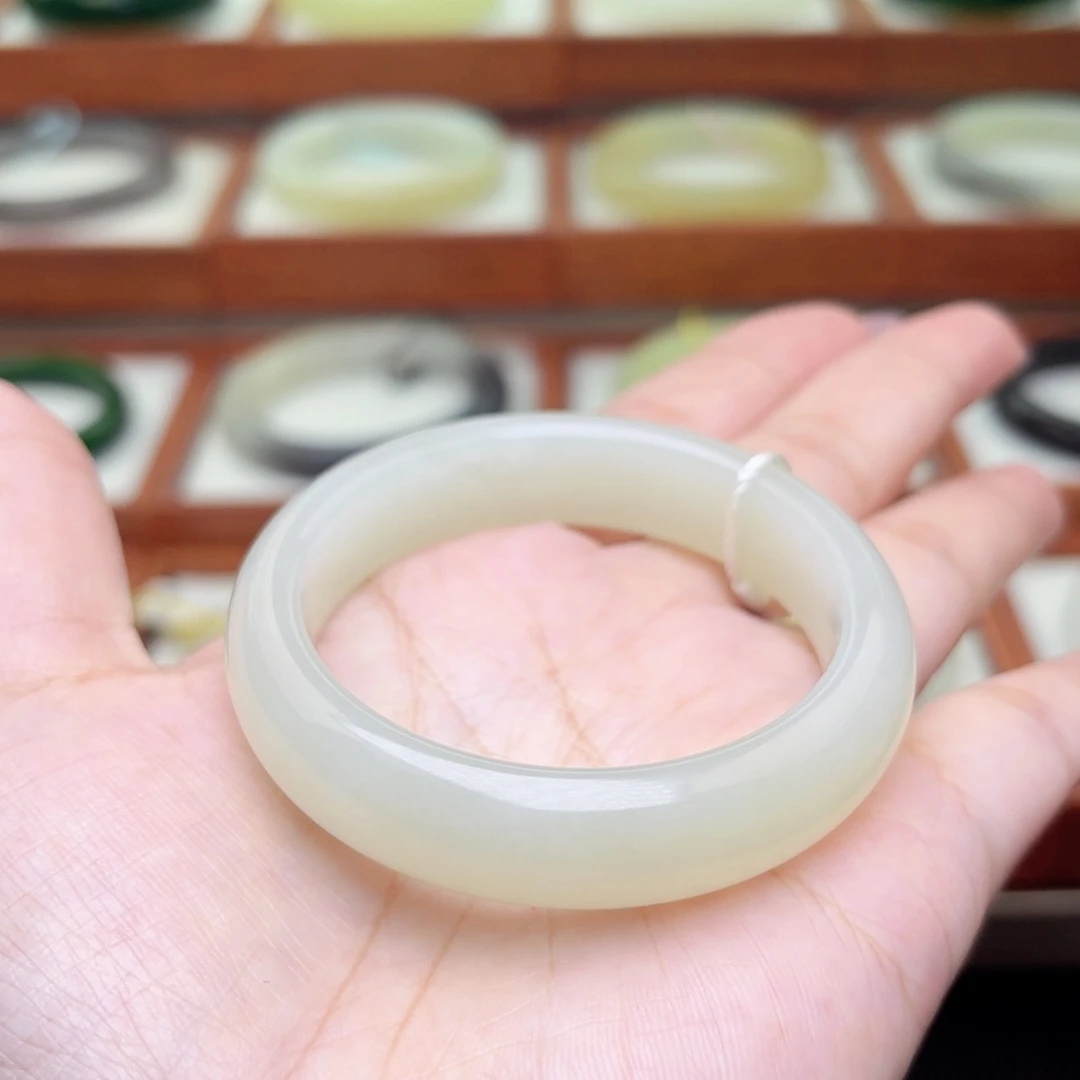 【闪购商品】和田玉手镯未镶嵌