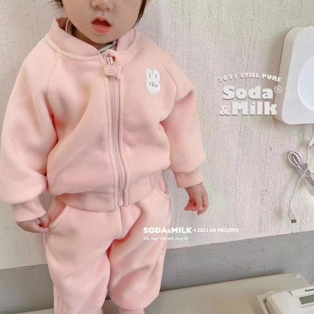 女童绒面套装秋冬2024新款洋气羊羔毛加厚长袖保暖