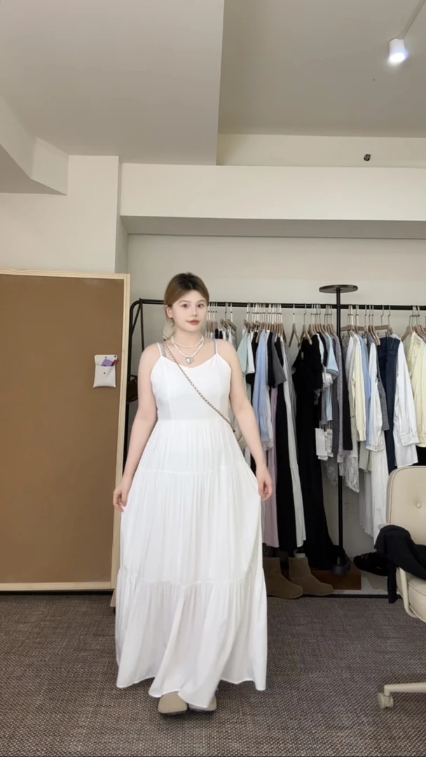 法式白色吊带连衣裙女夏季2025新款收腰设计感小众气质长裙7097