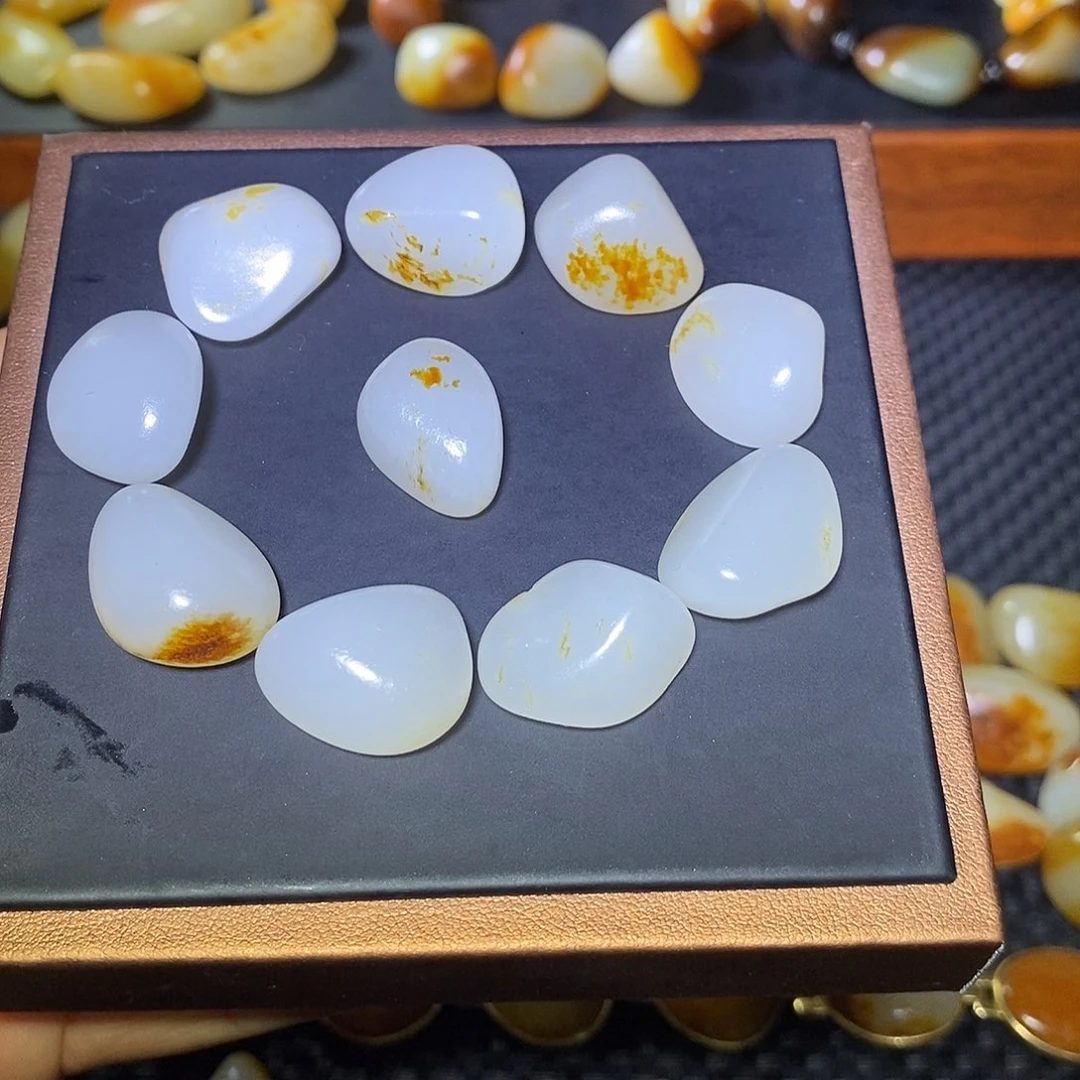 和田玉未镶嵌手串