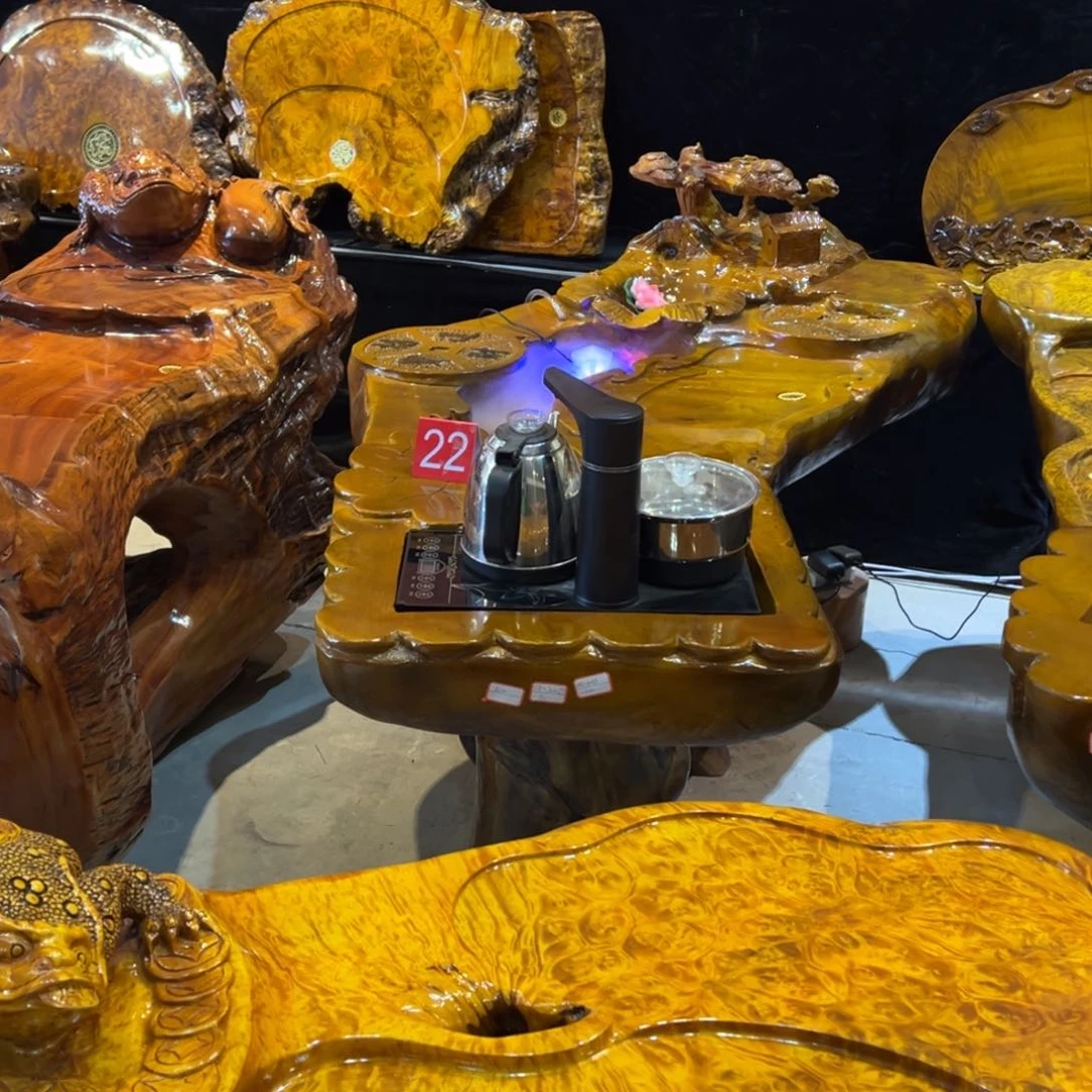 楠木广**队根雕作品欣赏和研究