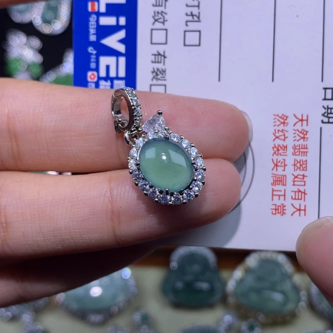颈饰未镶嵌翡翠天然