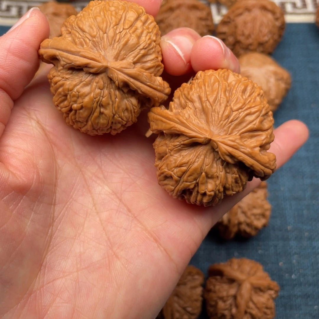 文玩核桃把件44全品毕业球白